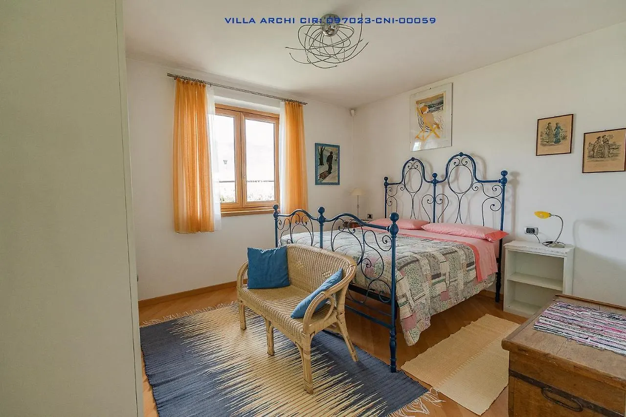 Villa Archi Colico 0*,